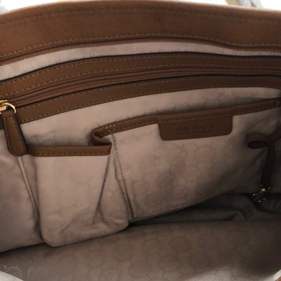 AUTHENTIC NEW Michael Kors Jet Set Travel Bag - Picture 5 of 8